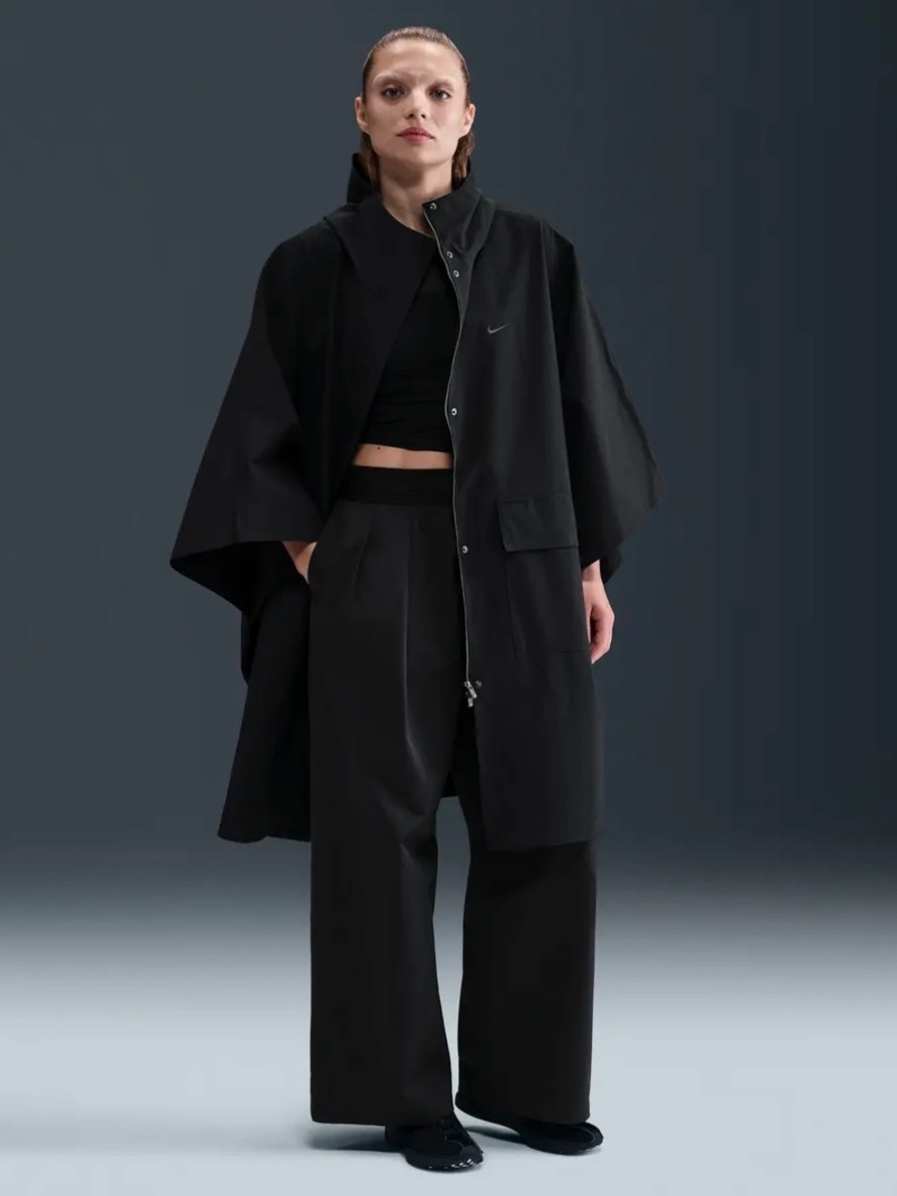 Nike Sportswear
Women's Tailored Rain Poncho Black New One Size Fits Most